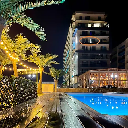 Promenada Sea View With Private Parking شقة *