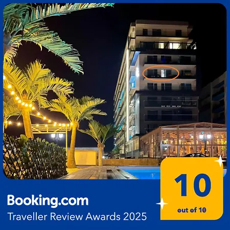 Promenada Sea View With Private Parking شقة